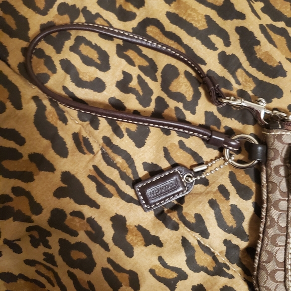 NWOT Authentic Coach Logo Wristlet with Pocket - Picture 2 of 8